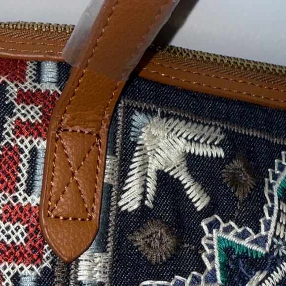 JOHNNY WAS Austin Embroidered Cloth Cotton Large Overnight Tote Weekender Bag - Picture 12 of 15